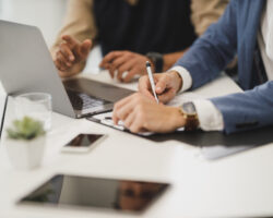 Business working RRJH1 KMRMW